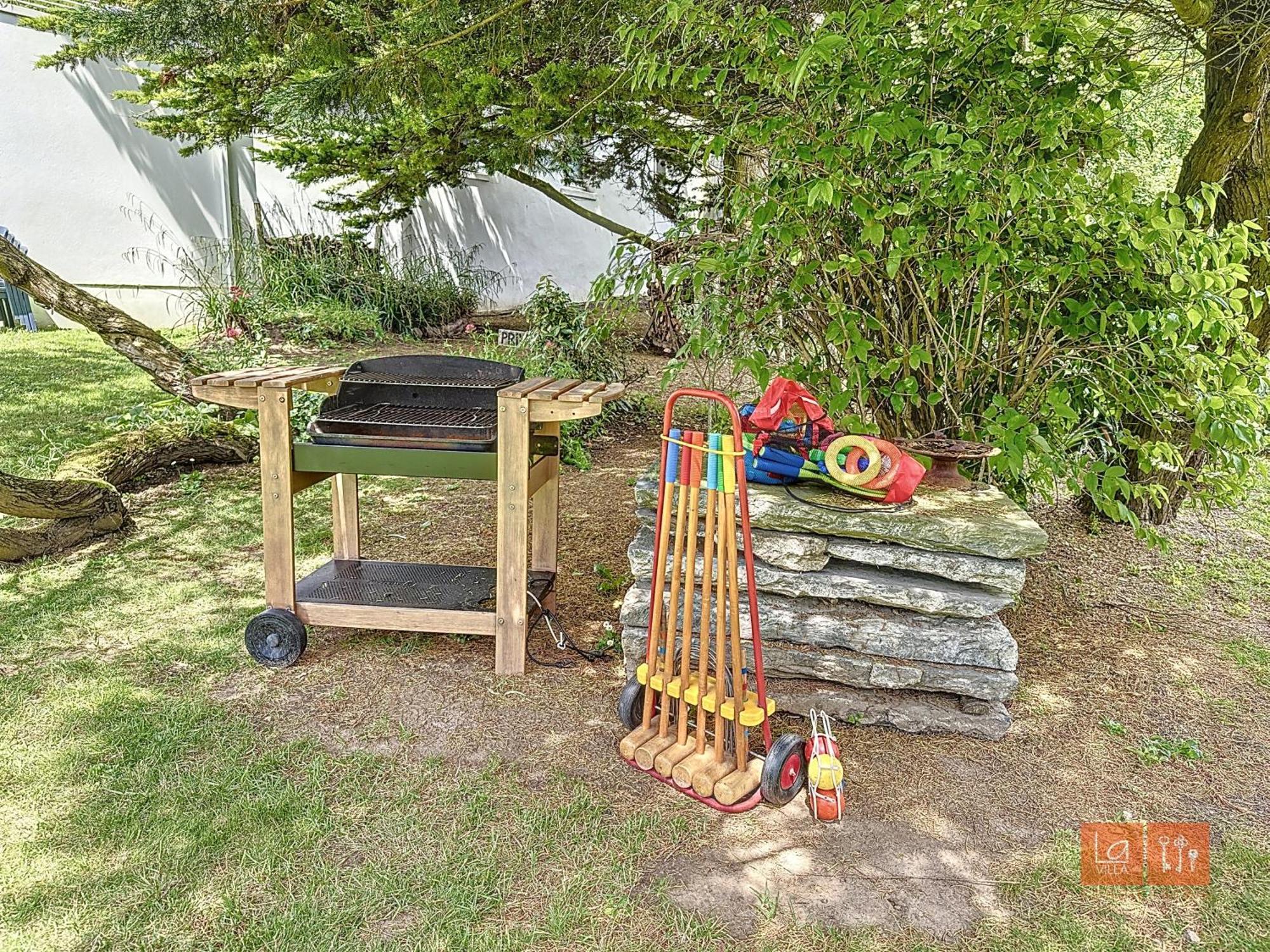 אמבלטוסה Les Pins : Rez De Jardin Proche Plage מראה חיצוני תמונה